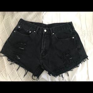 BLACK LEVIS DENIM SHORTS